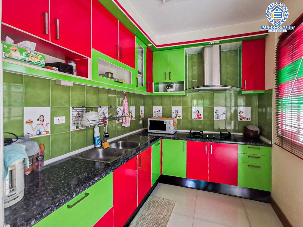 *****บ้านเดี่ยวมือสอง โครงการ พฤกษาทาวน์ เพชรเกษม81 หลังมุม เนื้อที่ 52.10 ตร.ว. ฟังก์ชัน 4 ห้องนอน 2 ห้องน้ำ 1 ที่จอดรถ ต่อเติมห้องสำหรับผู้สูงอายุ ตัวบ้านอยู่โซนใกล้สวนโครงการ ภายในสภาพสวยพร้อมอยู่ บนทำเลเดินทางสะดวกเชื่อมต่อหลากหลายเส้นทาง ใกล้เดอะมอลล์บางแค