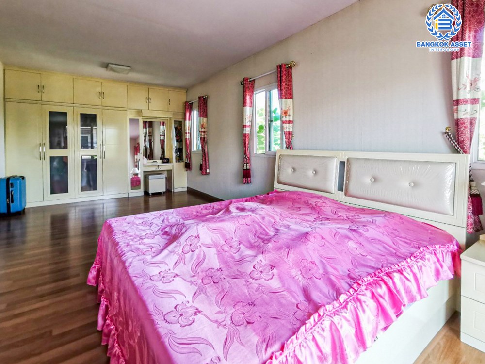 *****บ้านเดี่ยวมือสอง โครงการ พฤกษาทาวน์ เพชรเกษม81 หลังมุม เนื้อที่ 52.10 ตร.ว. ฟังก์ชัน 4 ห้องนอน 2 ห้องน้ำ 1 ที่จอดรถ ต่อเติมห้องสำหรับผู้สูงอายุ ตัวบ้านอยู่โซนใกล้สวนโครงการ ภายในสภาพสวยพร้อมอยู่ บนทำเลเดินทางสะดวกเชื่อมต่อหลากหลายเส้นทาง ใกล้เดอะมอลล์บางแค