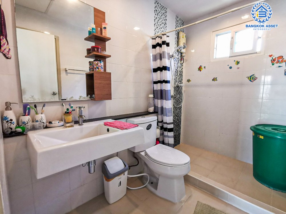 *****บ้านเดี่ยวมือสอง โครงการ พฤกษาทาวน์ เพชรเกษม81 หลังมุม เนื้อที่ 52.10 ตร.ว. ฟังก์ชัน 4 ห้องนอน 2 ห้องน้ำ 1 ที่จอดรถ ต่อเติมห้องสำหรับผู้สูงอายุ ตัวบ้านอยู่โซนใกล้สวนโครงการ ภายในสภาพสวยพร้อมอยู่ บนทำเลเดินทางสะดวกเชื่อมต่อหลากหลายเส้นทาง ใกล้เดอะมอลล์บางแค