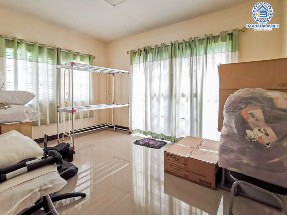 *****บ้านเดี่ยวมือสอง โครงการ พฤกษาทาวน์ เพชรเกษม81 หลังมุม เนื้อที่ 52.10 ตร.ว. ฟังก์ชัน 4 ห้องนอน 2 ห้องน้ำ 1 ที่จอดรถ ต่อเติมห้องสำหรับผู้สูงอายุ ตัวบ้านอยู่โซนใกล้สวนโครงการ ภายในสภาพสวยพร้อมอยู่ บนทำเลเดินทางสะดวกเชื่อมต่อหลากหลายเส้นทาง ใกล้เดอะมอลล์บางแค