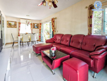 *****บ้านเดี่ยวมือสอง โครงการ พฤกษาทาวน์ เพชรเกษม81 หลังมุม เนื้อที่ 52.10 ตร.ว. ฟังก์ชัน 4 ห้องนอน 2 ห้องน้ำ 1 ที่จอดรถ ต่อเติมห้องสำหรับผู้สูงอายุ ตัวบ้านอยู่โซนใกล้สวนโครงการ ภายในสภาพสวยพร้อมอยู่ บนทำเลเดินทางสะดวกเชื่อมต่อหลากหลายเส้นทาง ใกล้เดอะมอลล์บางแค