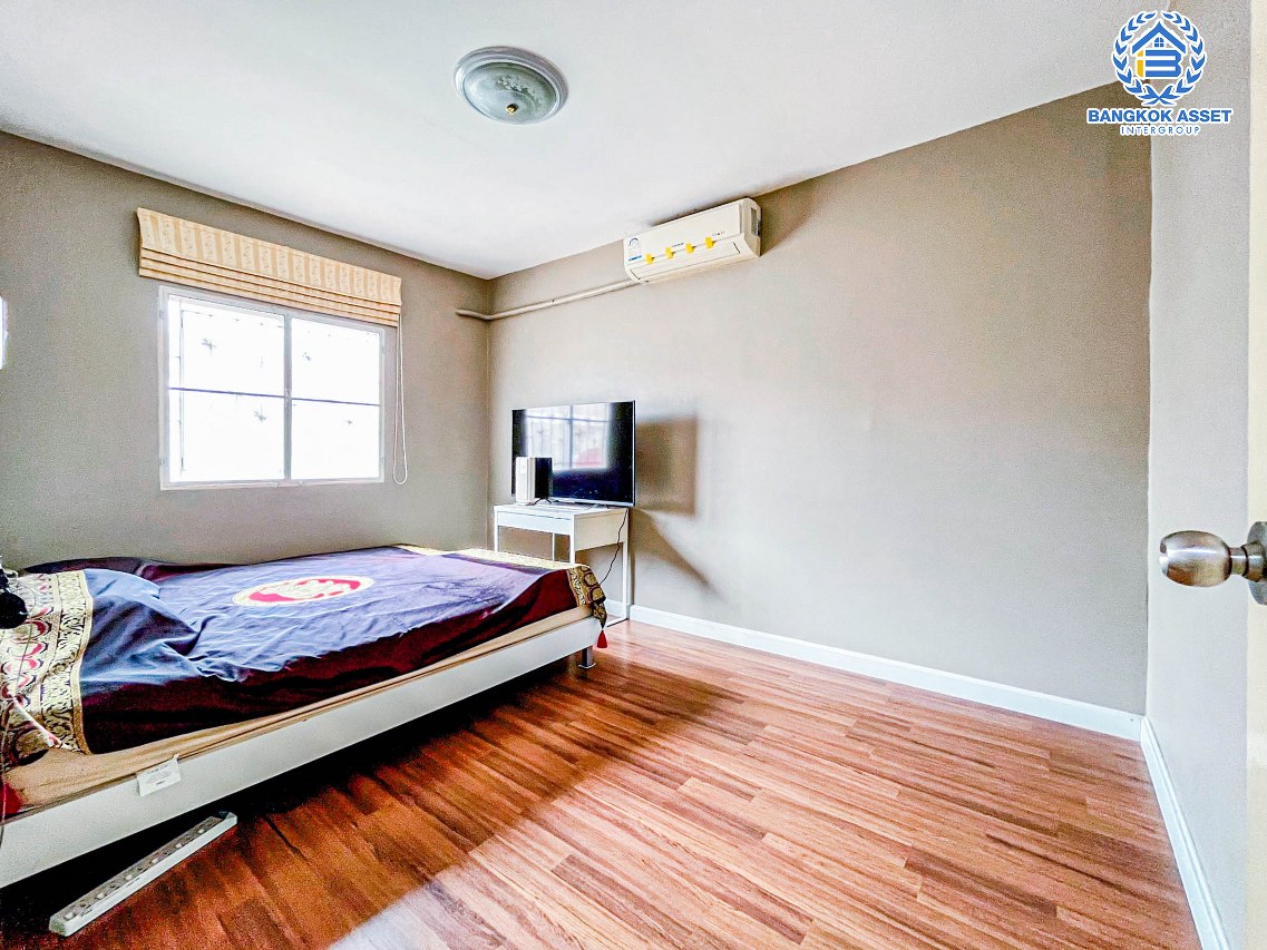 *****ทาวน์เฮ้าส์มือสองนนทบุรี โครงการ พฤกษา39 กาญจนาภิเษก เนื้อที่ 19.5 ตร.ว. ฟังก์ชัน 4 ห้องนอน 2 ห้องน้ำ 1 ที่จอดรถ บ้านสภาพดี บนทำเลแห่งการเดินทาง เชื่อมต่อ ถนนกาญจนาภิเษก, ถนนรัตนาธิเบศร์ ใกล้รถไฟฟ้าสายสีม่วง "สถานีตลาดบางใหญ่" และทางด่วน "ศรีรัช"