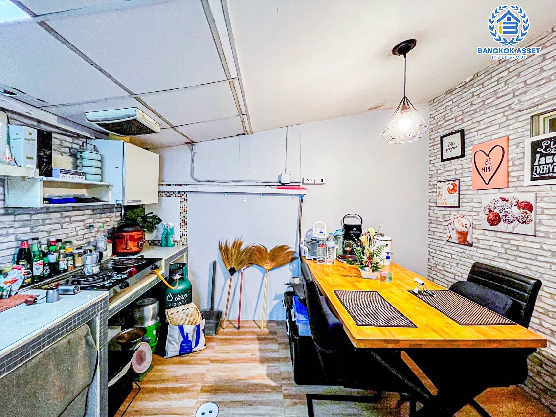 *****ทาวน์เฮ้าส์มือสองนนทบุรี โครงการ พฤกษา39 กาญจนาภิเษก เนื้อที่ 19.5 ตร.ว. ฟังก์ชัน 4 ห้องนอน 2 ห้องน้ำ 1 ที่จอดรถ บ้านสภาพดี บนทำเลแห่งการเดินทาง เชื่อมต่อ ถนนกาญจนาภิเษก, ถนนรัตนาธิเบศร์ ใกล้รถไฟฟ้าสายสีม่วง "สถานีตลาดบางใหญ่" และทางด่วน "ศรีรัช"