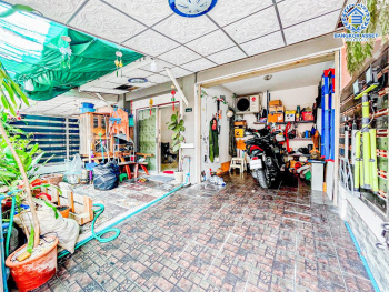 *****ทาวน์เฮ้าส์มือสองนนทบุรี โครงการ พฤกษา39 กาญจนาภิเษก เนื้อที่ 19.5 ตร.ว. ฟังก์ชัน 4 ห้องนอน 2 ห้องน้ำ 1 ที่จอดรถ บ้านสภาพดี บนทำเลแห่งการเดินทาง เชื่อมต่อ ถนนกาญจนาภิเษก, ถนนรัตนาธิเบศร์ ใกล้รถไฟฟ้าสายสีม่วง "สถานีตลาดบางใหญ่" และทางด่วน "ศรีรัช"