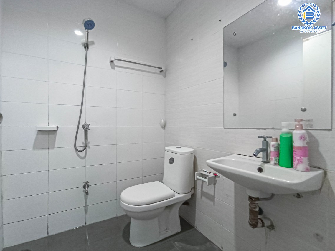 *****ทาวน์เฮ้าส์มือสองนนทบุรี โครงการ พฤกษาวิลล์22 นครอินทร์ เนื้อที่ 17.4 ตร.ว. ฟังก์ชัน 3 ห้องนอน 2 ห้องน้ำ 1 ที่จอดรถ แถมฟรี! 2 เครื่องปรับอากาศ 1 เครื่องทำน้ำอุ่น บนทำเลเดินทางสะดวก เชื่อมต่อ ถนนนครอินทร์, ถนนพิบูลสงคราม ใกล้สะพานพระราม 5 และรถไฟฟ้าสายสีม่วง "สถานีแยกติวานนท์"