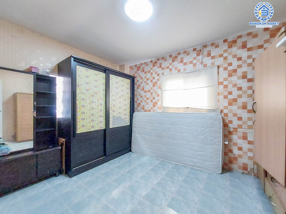 *****บ้านเดี่ยวมือสอง โครงการ คุณาภัทร3 บ้านกล้วย-ไทรน้อย เนื้อที่ 52.5 ตร.ว. ฟังก์ชัน 4 ห้องนอน 3 ห้องน้ำ 2 ที่จอดรถ ราคาคุ้มค่าที่สุดในโครงการ บนทำเลแห่งการเดินทาง เชื่อมต่อกาญจนาภิเษก ใกล้รถไฟฟ้าสายมีม่วง "สถานีคลองบางไผ่" และทางด่วน "ศรีรัช"