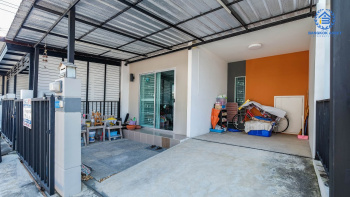 *****ทาวน์เฮ้าส์มือสองนนทบุรี โครงการ พฤกษา95/2 วงแหวน-กาญจนาภิเษก เนื้อที่ 17.4 ตร.ว. ฟังก์ชัน 3 ห้องนอน 2 ห้องน้ำ 1 ที่จอดรถ ต่อเติมโรงรถพร้อมอยู่ บนทำเลแห่งการเดินทาง เชื่อมต่อถนนกาญจนาภิเษก ใกล้รถไฟฟ้าสายสีม่วง "สถานีตลาบางใหญ่" และจุดขึ้นทางด่วน "ศรีรัช"