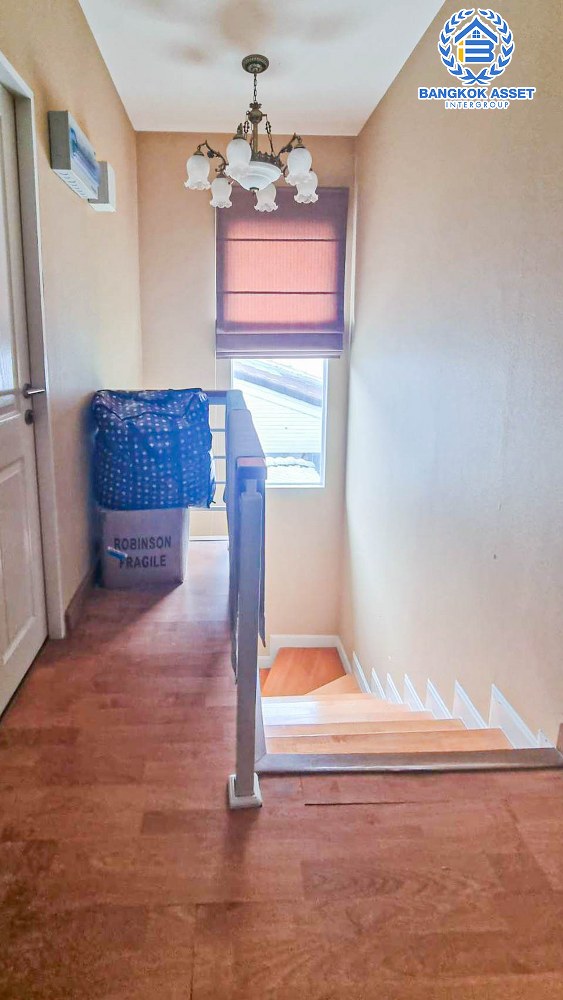 *****บ้านแฝดมือสอง โครงการ เพอร์เฟคพาร์ค วัดพระนอน จากแบรนด์ Property Perfect เนื้อที่ 38.70 ตร.ว. ฟังก์ชัน 3 ห้องนอน 2 ห้องน้ำ 2 ที่จอดรถ บ้านสภาพดีเยี่ยม พร้อมเข้าอยู่ บนทำเลเชื่อมต่อถนนกาญจนาฯ ใกล้ทางด่วน ศรีรัช-วงแหวนฯ เซ็นทรัลเวสต์เกต และรถไฟฟ้าสายสีม่วง "สถานีตลาดบางใหญ่"