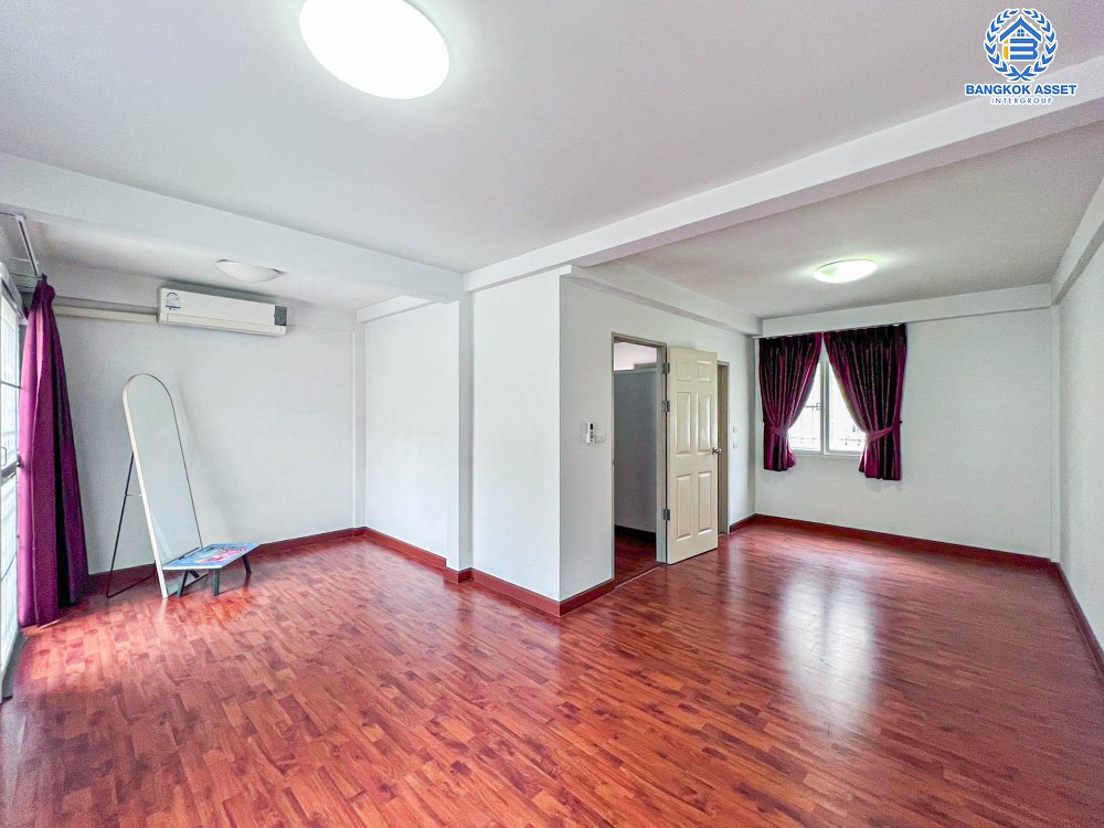 *****ทาวน์โฮมมือสอง โครงการ ศุภาลัย พาร์ควิลล์ รามอินทรา เนื้อที่ 22.90 ตร.ว. ฟังก์ชัน 3 ห้องนอน 3 ห้องน้ำ 2 ที่จอดรถ สภาพดีเยี่ยม พร้อมอยู่ แถมฟรี! เครื่องปรับอากาศ เครื่องทำน้ำอุ่น บนทำเลเดินทางสะดวก เชื่อมต่อถนนรามอินทรา ถนนพหลโยธิน รถไฟฟ้าสายสีเขียว "สถานีสะพานใหม่" และทางด่วน "ฉลองรัช"