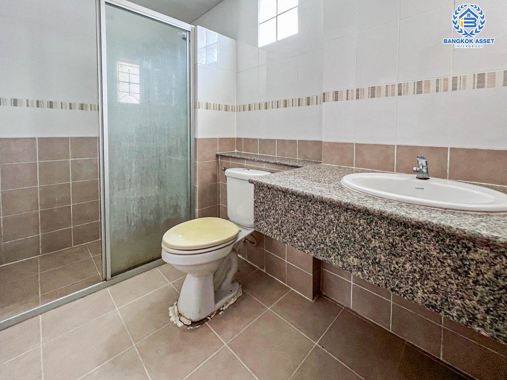 *****ทาวน์โฮมมือสอง โครงการ ศุภาลัย พาร์ควิลล์ รามอินทรา เนื้อที่ 22.90 ตร.ว. ฟังก์ชัน 3 ห้องนอน 3 ห้องน้ำ 2 ที่จอดรถ สภาพดีเยี่ยม พร้อมอยู่ แถมฟรี! เครื่องปรับอากาศ เครื่องทำน้ำอุ่น บนทำเลเดินทางสะดวก เชื่อมต่อถนนรามอินทรา ถนนพหลโยธิน รถไฟฟ้าสายสีเขียว "สถานีสะพานใหม่" และทางด่วน "ฉลองรัช"