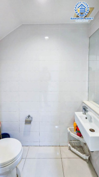 *****ทาวน์โฮมมือสองกรุงเทพมหานคร โครงการ บ้านกลางเมือง รัชโยธิน เนื้อที่กว้างเกือบ 22 ตร.ว. ฟังก์ชัน 3 ห้องนอน 4 ห้องน้ำ 2 ที่จอดรถ บ้านสไตล์โมเดิร์นทรอปิคอล พื้นที่ใช้สอยกว้างขวาง บนทำเลดี เชื่อมต่อถนนเสนานิคม 1, ถนนพหลโยธิน ใกล้รถไฟฟ้าสายสีเขียว "สถานีเสนานิคม" เพียง 5 นาทีเท่านั้น!