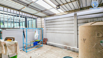 *****ทาวน์โฮมมือสองกรุงเทพมหานคร โครงการ บ้านกลางเมือง รัชโยธิน เนื้อที่กว้างเกือบ 22 ตร.ว. ฟังก์ชัน 3 ห้องนอน 4 ห้องน้ำ 2 ที่จอดรถ บ้านสไตล์โมเดิร์นทรอปิคอล พื้นที่ใช้สอยกว้างขวาง บนทำเลดี เชื่อมต่อถนนเสนานิคม 1, ถนนพหลโยธิน ใกล้รถไฟฟ้าสายสีเขียว "สถานีเสนานิคม" เพียง 5 นาทีเท่านั้น!