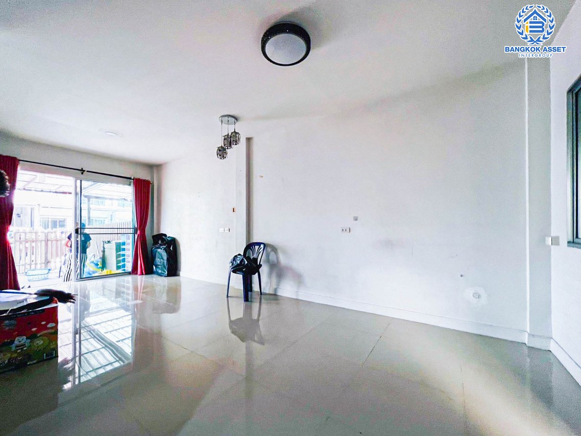 *****ทาวน์เฮ้าส์มือสองนนทบุรี โครงการ ศุภาลัย โนโววิลล์ วงแหวน-บางใหญ่ เนื้อที่กว้าง 20.7 ตร.ว. ฟังก์ชัน 3 ห้องนอน 2 ห้องน้ำ 2 ที่จอดรถ โครงการใหม่ สภาพบ้านดี บนทำเลดี เชื่อมต่อถนนกาญจนาภิเษก, ถนนสะพานนนทบุรี-บางบัวทอง ใกล้รถไฟฟ้าสายสีม่วง "สถานีคลองบางไผ่" ในราคาไม่เเพง!