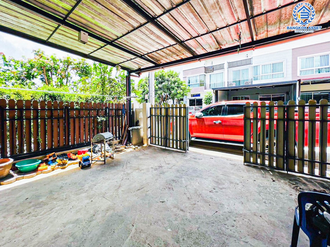 *****ทาวน์เฮ้าส์มือสองนนทบุรี โครงการ ศุภาลัย โนโววิลล์ วงแหวน-บางใหญ่ เนื้อที่กว้าง 20.7 ตร.ว. ฟังก์ชัน 3 ห้องนอน 2 ห้องน้ำ 2 ที่จอดรถ โครงการใหม่ สภาพบ้านดี บนทำเลดี เชื่อมต่อถนนกาญจนาภิเษก, ถนนสะพานนนทบุรี-บางบัวทอง ใกล้รถไฟฟ้าสายสีม่วง "สถานีคลองบางไผ่" ในราคาไม่เเพง!