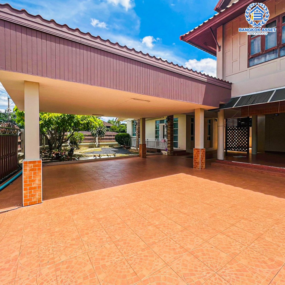 *****บ้านเดี่ยวมือสอง โครงการ ชวนชื่นการ์เด้นวิลล์ กรุงเทพ-ปทุมธานี เนื้อที่ 141.60 ตร.ว มีฟังก์ชัน 4 ห้องนอน 5 ห้องน้ำ 3 ที่จอดรถ บ้านสภาพดีมาก พร้อมเข้าอยู่ บนทำเลที่เชื่อมต่อหลายหลายเส้นทาง อาทิ ถนนสะพานนนทบุรี-บางบัวทอง ถนนกรุงเทพ-ปทุมธานี ใกล้จุดขึ้นทางด่วน "ศรีสมาน"