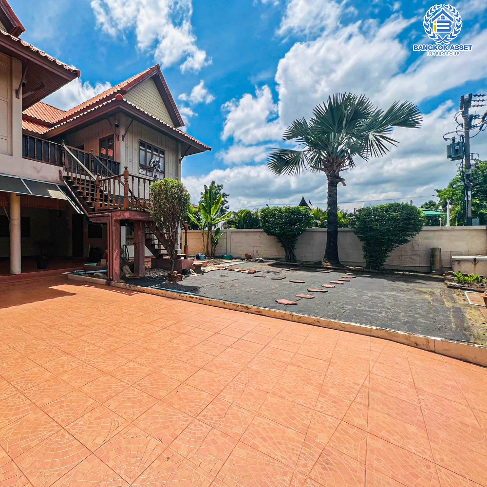 *****บ้านเดี่ยวมือสอง โครงการ ชวนชื่นการ์เด้นวิลล์ กรุงเทพ-ปทุมธานี เนื้อที่ 141.60 ตร.ว มีฟังก์ชัน 4 ห้องนอน 5 ห้องน้ำ 3 ที่จอดรถ บ้านสภาพดีมาก พร้อมเข้าอยู่ บนทำเลที่เชื่อมต่อหลายหลายเส้นทาง อาทิ ถนนสะพานนนทบุรี-บางบัวทอง ถนนกรุงเทพ-ปทุมธานี ใกล้จุดขึ้นทางด่วน "ศรีสมาน"