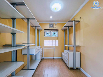 *****บ้านเดี่ยวมือสอง โครงการ ชวนชื่นการ์เด้นวิลล์ กรุงเทพ-ปทุมธานี เนื้อที่ 141.60 ตร.ว มีฟังก์ชัน 4 ห้องนอน 5 ห้องน้ำ 3 ที่จอดรถ บ้านสภาพดีมาก พร้อมเข้าอยู่ บนทำเลที่เชื่อมต่อหลายหลายเส้นทาง อาทิ ถนนสะพานนนทบุรี-บางบัวทอง ถนนกรุงเทพ-ปทุมธานี ใกล้จุดขึ้นทางด่วน "ศรีสมาน"