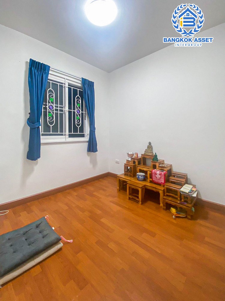 *****ทาวน์เฮาส์มือสอง โครงการ ไลโอ อีลิท กาญจนาภิเษก-เวสต์เกต หลังมุม เนื้อที่กว้าง 29 ตร.ว. ฟังก์ชัน 3 ห้องนอน 2 ห้องน้ำ 1 ที่จอดรถ พร้อมเข้าอยู่ ภายในเหมือนใหม่ ฟรี! เครื่องปรับอากาศ บนทำเลเดินทางสะดวก เชื่อมต่อถนนกาญจนาภิเษก ใกล้รถไฟฟ้าสายสีม่วง "สถานีคลองบางไผ่" และจุดขึ้นทางด่วน "กาญจนาภิเษก"