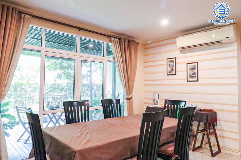 *****บ้านเดี่ยวมือสอง โครงการ แกรนด์คาแนล ดอนเมือง หลังมุม เนื้อที่กว้าง 100.30 ตร.ว. ฟังก์ชัน 4 ห้องนอน 4 ห้องน้ำ 2 ที่จอดรถ หลังใหญ่ตกแต่งเรียบหรู บนทำเลแห่งการเดินทาง เชื่อมต่อถนนวิภาวดี-รังสิต ถนนเชิดวุฒากาศ ใกล้รถไฟฟ้าสายสีแดง "สถานีดอนเมือง" และจุดขึ้นทางด่วนดอนเมืองโทลเวย์