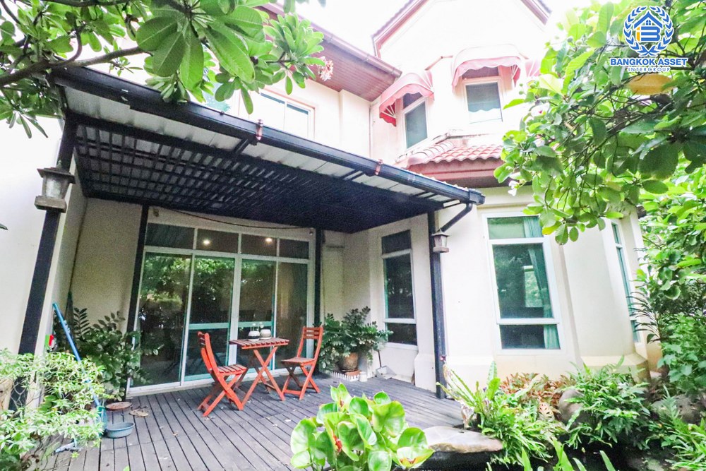 *****บ้านเดี่ยวมือสอง โครงการ แกรนด์คาแนล ดอนเมือง หลังมุม เนื้อที่กว้าง 100.30 ตร.ว. ฟังก์ชัน 4 ห้องนอน 4 ห้องน้ำ 2 ที่จอดรถ หลังใหญ่ตกแต่งเรียบหรู บนทำเลแห่งการเดินทาง เชื่อมต่อถนนวิภาวดี-รังสิต ถนนเชิดวุฒากาศ ใกล้รถไฟฟ้าสายสีแดง "สถานีดอนเมือง" และจุดขึ้นทางด่วนดอนเมืองโทลเวย์