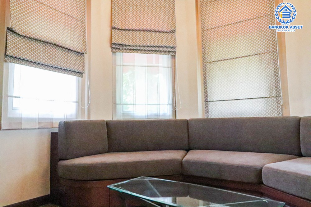 *****บ้านเดี่ยวมือสอง โครงการ แกรนด์คาแนล ดอนเมือง หลังมุม เนื้อที่กว้าง 100.30 ตร.ว. ฟังก์ชัน 4 ห้องนอน 4 ห้องน้ำ 2 ที่จอดรถ หลังใหญ่ตกแต่งเรียบหรู บนทำเลแห่งการเดินทาง เชื่อมต่อถนนวิภาวดี-รังสิต ถนนเชิดวุฒากาศ ใกล้รถไฟฟ้าสายสีแดง "สถานีดอนเมือง" และจุดขึ้นทางด่วนดอนเมืองโทลเวย์