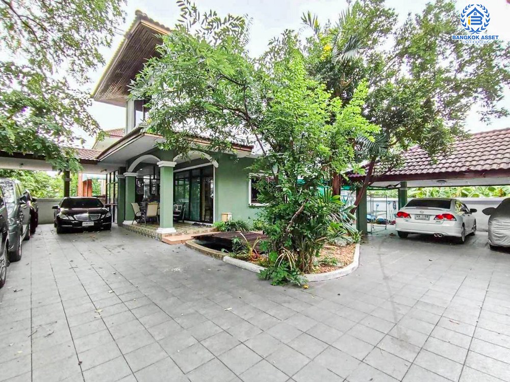 *****บ้านเดี่ยวมือสอง งามวงศ์วาน19 พร้อมบ้านเดี่ยว 2 หลัง เนื้อที่ 227 ตร.ว. ฟังก์ชัน 4 ห้องนอน 6 ห้องน้ำ 4 ที่จอดรถ บ้านหลังใหญ่บนทำเลงามมวงศ์วาน รอบบ้านกว้าง ภายในสภาพดี บนทำเลเดินทางสะดวก เชื่อมต่อถนนติวานนท์ ถนนงามวงศ์วาน ใกล้เดอะมอลล์งามวงศ์วาน และจุดขึ้นทางด่วน "งามวงศ์วาน"