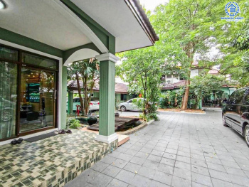 *****บ้านเดี่ยวมือสอง งามวงศ์วาน19 พร้อมบ้านเดี่ยว 2 หลัง เนื้อที่ 227 ตร.ว. ฟังก์ชัน 4 ห้องนอน 6 ห้องน้ำ 4 ที่จอดรถ บ้านหลังใหญ่บนทำเลงามมวงศ์วาน รอบบ้านกว้าง ภายในสภาพดี บนทำเลเดินทางสะดวก เชื่อมต่อถนนติวานนท์ ถนนงามวงศ์วาน ใกล้เดอะมอลล์งามวงศ์วาน และจุดขึ้นทางด่วน "งามวงศ์วาน"