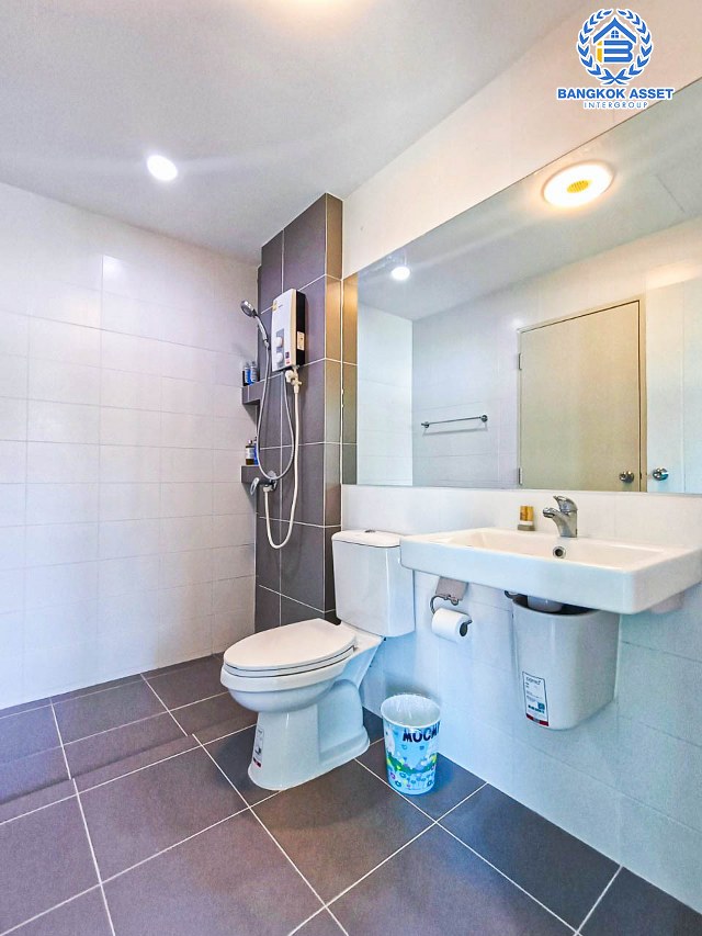 *****ทาวน์เฮ้าส์มือสองปทุมธานี โครงการ เวิร์ฟ ติวานนท์-รังสิต เนื้อที่ 17.7 ตร.ว. ฟังก์ชัน 2 ห้องนอน 2 ห้องน้ำ 2 ที่จอดรถ แถมฟรี! 1 เครื่องปรับอากาศ 1เครื่องทำน้ำอุ่น บนทำเลแห่งการเดินทาง ใกล้รถไฟฟ้าสายสีแดง "สถานีรังสิต" และจุดขึ้นทางด่วน "บางปะอิน-ปากเกร็ด"