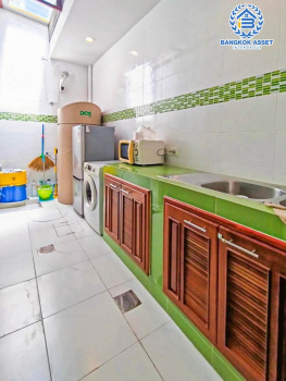 *****ทาวน์เฮ้าส์มือสองปทุมธานี โครงการ เวิร์ฟ ติวานนท์-รังสิต เนื้อที่ 17.7 ตร.ว. ฟังก์ชัน 2 ห้องนอน 2 ห้องน้ำ 2 ที่จอดรถ แถมฟรี! 1 เครื่องปรับอากาศ 1เครื่องทำน้ำอุ่น บนทำเลแห่งการเดินทาง ใกล้รถไฟฟ้าสายสีแดง "สถานีรังสิต" และจุดขึ้นทางด่วน "บางปะอิน-ปากเกร็ด"