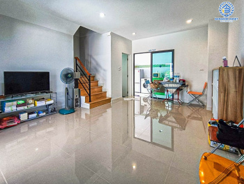 *****ทาวน์เฮ้าส์มือสองปทุมธานี โครงการ เวิร์ฟ ติวานนท์-รังสิต เนื้อที่ 17.7 ตร.ว. ฟังก์ชัน 2 ห้องนอน 2 ห้องน้ำ 2 ที่จอดรถ แถมฟรี! 1 เครื่องปรับอากาศ 1เครื่องทำน้ำอุ่น บนทำเลแห่งการเดินทาง ใกล้รถไฟฟ้าสายสีแดง "สถานีรังสิต" และจุดขึ้นทางด่วน "บางปะอิน-ปากเกร็ด"