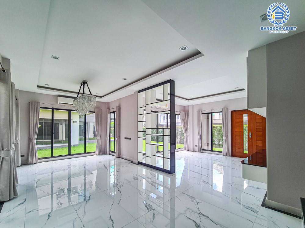 *****บ้านเดี่ยวมือสอง โครงการ บางกอกบูเลอวาร์ด ซิกเนเจอร์ ราชพฤกษ์ - รัตนาธิเบศร์ เนื้อที่ 106.50 ตร.ว. ฟังก์ชัน 4 ห้องนอน 4 ห้องน้ำ 4 ที่จอดรถ บ้านหลังใหญ่ ภายในตกแต่งเรียบหรู พร้อมเข้าอยู่ โครงการตั้งบนทำเลเดินทางสะดวก เชื่อมต่อถนนชัยพฤกษ์ ถนนรัตนาธิเบศร์ ใกล้รถไฟฟ้าสายสีม่วง "สถานีสถานีท่าอิฐ" และจุดขึ้นทางด่วน "ศรีรัช"