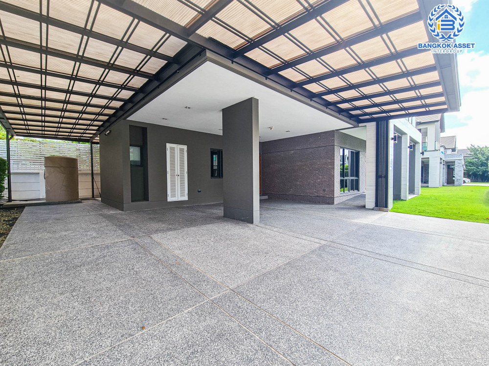 *****บ้านเดี่ยวมือสอง โครงการ บางกอกบูเลอวาร์ด ซิกเนเจอร์ ราชพฤกษ์ - รัตนาธิเบศร์ เนื้อที่ 106.50 ตร.ว. ฟังก์ชัน 4 ห้องนอน 4 ห้องน้ำ 4 ที่จอดรถ บ้านหลังใหญ่ ภายในตกแต่งเรียบหรู พร้อมเข้าอยู่ โครงการตั้งบนทำเลเดินทางสะดวก เชื่อมต่อถนนชัยพฤกษ์ ถนนรัตนาธิเบศร์ ใกล้รถไฟฟ้าสายสีม่วง "สถานีสถานีท่าอิฐ" และจุดขึ้นทางด่วน "ศรีรัช"