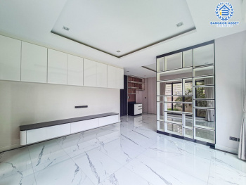 *****บ้านเดี่ยวมือสอง โครงการ บางกอกบูเลอวาร์ด ซิกเนเจอร์ ราชพฤกษ์ - รัตนาธิเบศร์ เนื้อที่ 106.50 ตร.ว. ฟังก์ชัน 4 ห้องนอน 4 ห้องน้ำ 4 ที่จอดรถ บ้านหลังใหญ่ ภายในตกแต่งเรียบหรู พร้อมเข้าอยู่ โครงการตั้งบนทำเลเดินทางสะดวก เชื่อมต่อถนนชัยพฤกษ์ ถนนรัตนาธิเบศร์ ใกล้รถไฟฟ้าสายสีม่วง "สถานีสถานีท่าอิฐ" และจุดขึ้นทางด่วน "ศรีรัช"