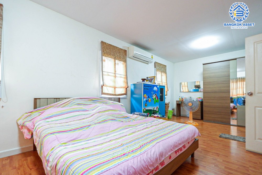 *****บ้านเดี่ยวมือสอง โครงการ พฤกษาวิลเลจ30 เดอะซีซั่น สะพานนนทบุรี-บางบัวทอง ทำเลย่านปทุมธานี เนื้อที่ 55.30 ตร.ว. ฟังก์ชัน 3 ห้องนอน 2 ห้องน้ำ 1 ที่จอดรถ ภายในสภาพดี พร้อมเข้าอยู่ เดินทางสะดวกสบายเข้า-ออกได้หลายเส้นทาง ใกล้เมืองทองธานี และจุดขึ้นทางด่วน "แจ้งวัฒนะ"