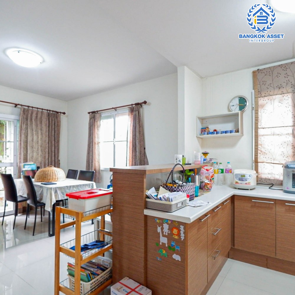 *****บ้านเดี่ยวมือสอง โครงการ พฤกษาวิลเลจ30 เดอะซีซั่น สะพานนนทบุรี-บางบัวทอง ทำเลย่านปทุมธานี เนื้อที่ 55.30 ตร.ว. ฟังก์ชัน 3 ห้องนอน 2 ห้องน้ำ 1 ที่จอดรถ ภายในสภาพดี พร้อมเข้าอยู่ เดินทางสะดวกสบายเข้า-ออกได้หลายเส้นทาง ใกล้เมืองทองธานี และจุดขึ้นทางด่วน "แจ้งวัฒนะ"