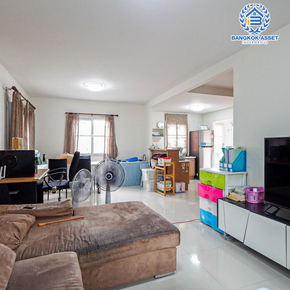 *****บ้านเดี่ยวมือสอง โครงการ พฤกษาวิลเลจ30 เดอะซีซั่น สะพานนนทบุรี-บางบัวทอง ทำเลย่านปทุมธานี เนื้อที่ 55.30 ตร.ว. ฟังก์ชัน 3 ห้องนอน 2 ห้องน้ำ 1 ที่จอดรถ ภายในสภาพดี พร้อมเข้าอยู่ เดินทางสะดวกสบายเข้า-ออกได้หลายเส้นทาง ใกล้เมืองทองธานี และจุดขึ้นทางด่วน "แจ้งวัฒนะ"