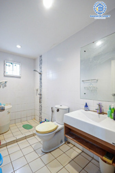 *****บ้านเดี่ยวมือสอง โครงการ พฤกษาวิลเลจ30 เดอะซีซั่น สะพานนนทบุรี-บางบัวทอง ทำเลย่านปทุมธานี เนื้อที่ 55.30 ตร.ว. ฟังก์ชัน 3 ห้องนอน 2 ห้องน้ำ 1 ที่จอดรถ ภายในสภาพดี พร้อมเข้าอยู่ เดินทางสะดวกสบายเข้า-ออกได้หลายเส้นทาง ใกล้เมืองทองธานี และจุดขึ้นทางด่วน "แจ้งวัฒนะ"