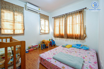 *****บ้านเดี่ยวมือสอง โครงการ พฤกษาวิลเลจ30 เดอะซีซั่น สะพานนนทบุรี-บางบัวทอง ทำเลย่านปทุมธานี เนื้อที่ 55.30 ตร.ว. ฟังก์ชัน 3 ห้องนอน 2 ห้องน้ำ 1 ที่จอดรถ ภายในสภาพดี พร้อมเข้าอยู่ เดินทางสะดวกสบายเข้า-ออกได้หลายเส้นทาง ใกล้เมืองทองธานี และจุดขึ้นทางด่วน "แจ้งวัฒนะ"