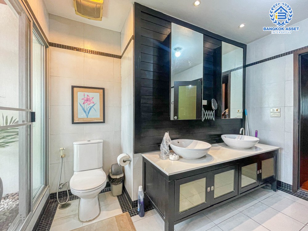 *****บ้านเดี่ยวมือสอง โครงการ โนเบิลอนาวานา บรมราชชนนี เนื้อที่กว้าง 129.10 ตร.ว. ฟังก์ชัน 4 ห้องนอน 4 ห้องน้ำ 2 ที่จอดรถ บ้านหลังใหญ่ ออกแบบสไตล์รีสอร์ท บนทำเลแห่งการเดินทาง เข้า-ออกในเมืองได้ง่าย เชื่อมต่อถนนกาญจนาภิเษก ถนนศาลาธรรมสพ ถนนพุทธมณฑลสาย 2 ใกล้เซ็นทรัลศาลายา