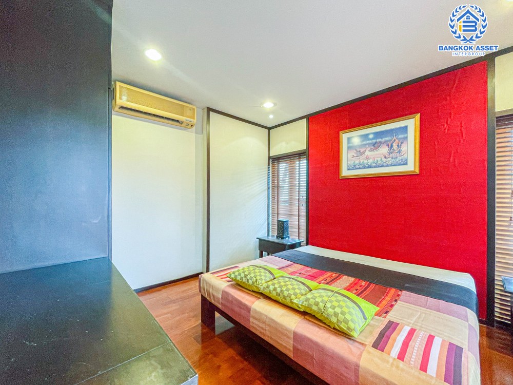 *****บ้านเดี่ยวมือสอง โครงการ โนเบิลอนาวานา บรมราชชนนี เนื้อที่กว้าง 129.10 ตร.ว. ฟังก์ชัน 4 ห้องนอน 4 ห้องน้ำ 2 ที่จอดรถ บ้านหลังใหญ่ ออกแบบสไตล์รีสอร์ท บนทำเลแห่งการเดินทาง เข้า-ออกในเมืองได้ง่าย เชื่อมต่อถนนกาญจนาภิเษก ถนนศาลาธรรมสพ ถนนพุทธมณฑลสาย 2 ใกล้เซ็นทรัลศาลายา