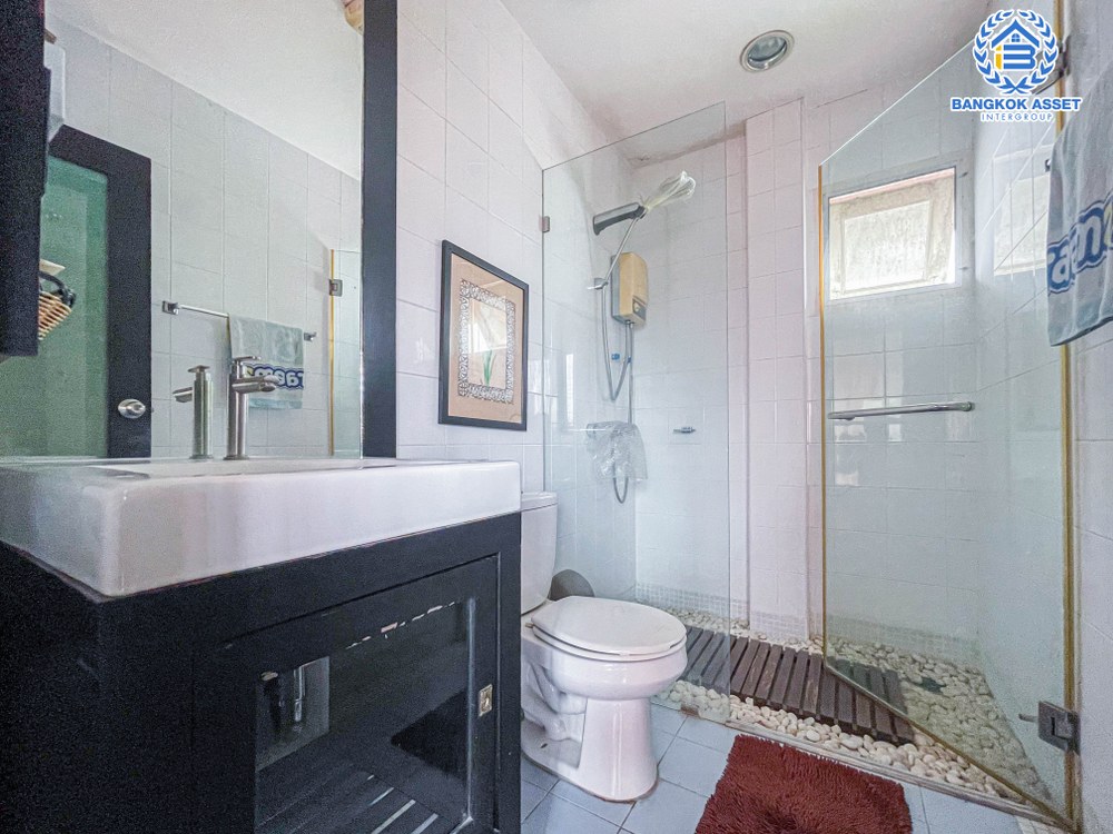 *****บ้านเดี่ยวมือสอง โครงการ โนเบิลอนาวานา บรมราชชนนี เนื้อที่กว้าง 129.10 ตร.ว. ฟังก์ชัน 4 ห้องนอน 4 ห้องน้ำ 2 ที่จอดรถ บ้านหลังใหญ่ ออกแบบสไตล์รีสอร์ท บนทำเลแห่งการเดินทาง เข้า-ออกในเมืองได้ง่าย เชื่อมต่อถนนกาญจนาภิเษก ถนนศาลาธรรมสพ ถนนพุทธมณฑลสาย 2 ใกล้เซ็นทรัลศาลายา