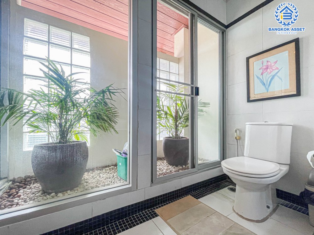 *****บ้านเดี่ยวมือสอง โครงการ โนเบิลอนาวานา บรมราชชนนี เนื้อที่กว้าง 129.10 ตร.ว. ฟังก์ชัน 4 ห้องนอน 4 ห้องน้ำ 2 ที่จอดรถ บ้านหลังใหญ่ ออกแบบสไตล์รีสอร์ท บนทำเลแห่งการเดินทาง เข้า-ออกในเมืองได้ง่าย เชื่อมต่อถนนกาญจนาภิเษก ถนนศาลาธรรมสพ ถนนพุทธมณฑลสาย 2 ใกล้เซ็นทรัลศาลายา