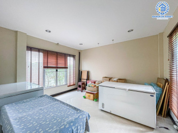 *****บ้านเดี่ยวมือสอง โครงการ โนเบิลอนาวานา บรมราชชนนี เนื้อที่กว้าง 129.10 ตร.ว. ฟังก์ชัน 4 ห้องนอน 4 ห้องน้ำ 2 ที่จอดรถ บ้านหลังใหญ่ ออกแบบสไตล์รีสอร์ท บนทำเลแห่งการเดินทาง เข้า-ออกในเมืองได้ง่าย เชื่อมต่อถนนกาญจนาภิเษก ถนนศาลาธรรมสพ ถนนพุทธมณฑลสาย 2 ใกล้เซ็นทรัลศาลายา