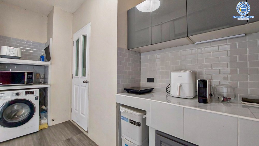 บ้านเดี่ยวมือสอง โครงการ ชลลดา วัดลาดปลาดุก เนื้อที่ 51 ตร.ว. ฟังก์ชัน 3 ห้องนอน 2 ห้องน้ำ 2 ที่จอดรถ บ้านสวยภายในสภาพดีเยี่มย พร้อมอยู่ บนทำเลเดินทางสะดวก เชื่อมต่อถนนกาญจนาภิเษก ถนนคลองถนน ใกล้ห้างสรรพสินค้าเซ็นทรัลเวสท์เกต และรถไฟฟ้าสายสีม่วง "สถานีคลองบางไผ่"