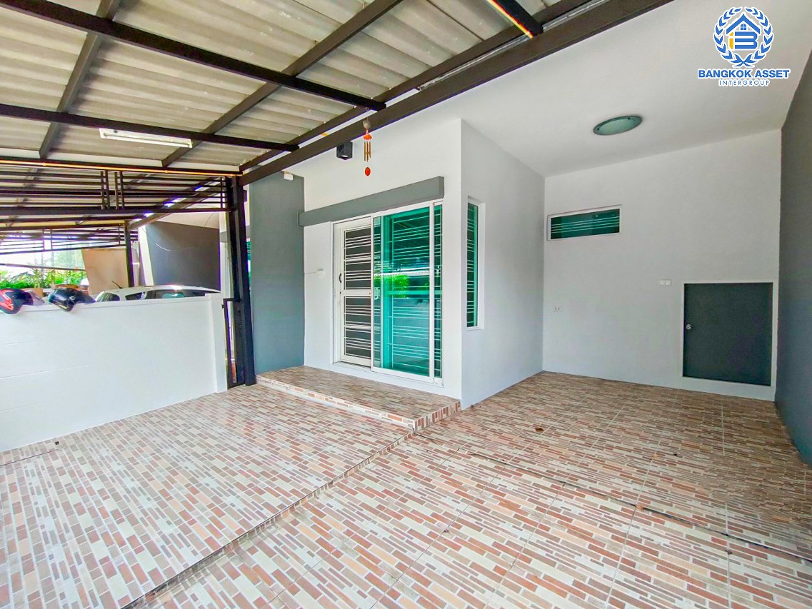 ทาวน์เฮ้าส์มือสองนนทบุรี โครงการ พลีโน่ ปิ่นเกล้า-วงแหวนฯ เนื้อที่ 18 ตร.ว. ฟังก์ชัน 3 ห้องนอน 2 ห้องน้ำ 1 ที่จอดรถ บ้านสวย ปรับปรุงใหม่ พร้อมอยู่ บนทำเลแห่งการเดินทาง เชื่อมต่อถนนกาญจนาภิเษก ใกล้ทางด่วน "ศรีรัช" และรถไฟฟ้าสายสีม่วง "สถานีตลาดบางใหญ่"...