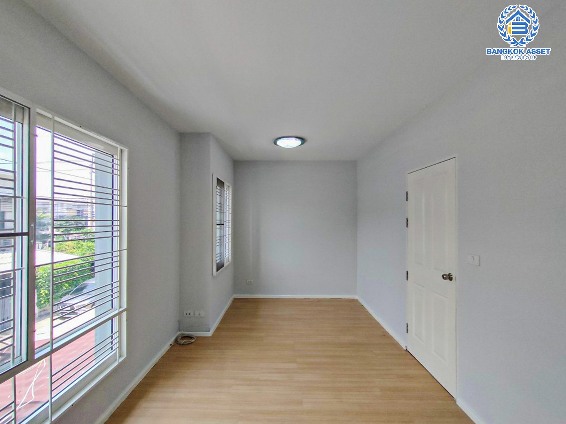 ทาวน์เฮ้าส์มือสองนนทบุรี โครงการ พลีโน่ ปิ่นเกล้า-วงแหวนฯ เนื้อที่ 18 ตร.ว. ฟังก์ชัน 3 ห้องนอน 2 ห้องน้ำ 1 ที่จอดรถ บ้านสวย ปรับปรุงใหม่ พร้อมอยู่ บนทำเลแห่งการเดินทาง เชื่อมต่อถนนกาญจนาภิเษก ใกล้ทางด่วน "ศรีรัช" และรถไฟฟ้าสายสีม่วง "สถานีตลาดบางใหญ่"...