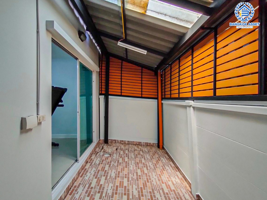 ทาวน์เฮ้าส์มือสองนนทบุรี โครงการ พลีโน่ ปิ่นเกล้า-วงแหวนฯ เนื้อที่ 18 ตร.ว. ฟังก์ชัน 3 ห้องนอน 2 ห้องน้ำ 1 ที่จอดรถ บ้านสวย ปรับปรุงใหม่ พร้อมอยู่ บนทำเลแห่งการเดินทาง เชื่อมต่อถนนกาญจนาภิเษก ใกล้ทางด่วน "ศรีรัช" และรถไฟฟ้าสายสีม่วง "สถานีตลาดบางใหญ่"...