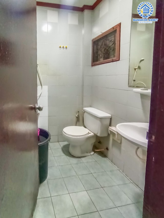 *****ทาวน์เฮ้าส์มือสองนนทบุรี หมู่บ้าน วงศ์ชัยนคร รัตนาธิเบศร์ เนื้อที่ 18 ตร.ว. ฟังก์ชัน 2 ห้องนอน 2 ห้องน้ำ 2 ที่จอดรถ บ้านสภาพใหม่ พร้อมอยู่ บนทำเลดี ติดถนนรัตนาธิเบศร์ เพียง 700 เมตรก็ถึงรถไฟฟ้าสายสีม่วง "สถานีบางรักใหญ่" ใกล้ทางด่วน "งามวงศ์วาน" จองเลย!