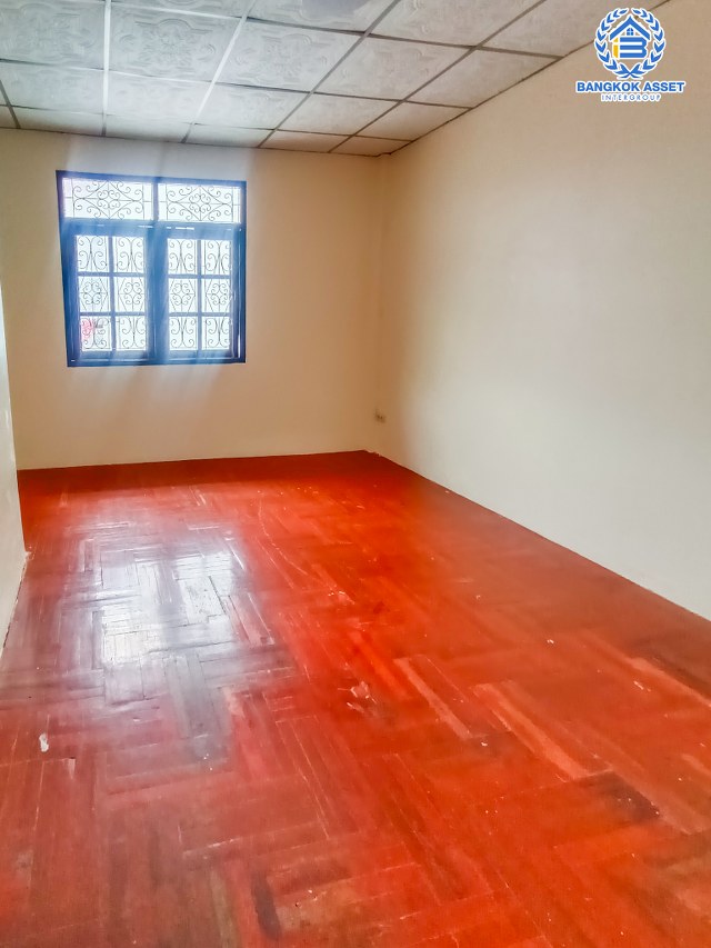 *****ทาวน์เฮ้าส์มือสองนนทบุรี หมู่บ้าน วงศ์ชัยนคร รัตนาธิเบศร์ เนื้อที่ 18 ตร.ว. ฟังก์ชัน 2 ห้องนอน 2 ห้องน้ำ 2 ที่จอดรถ บ้านสภาพใหม่ พร้อมอยู่ บนทำเลดี ติดถนนรัตนาธิเบศร์ เพียง 700 เมตรก็ถึงรถไฟฟ้าสายสีม่วง "สถานีบางรักใหญ่" ใกล้ทางด่วน "งามวงศ์วาน" จองเลย!