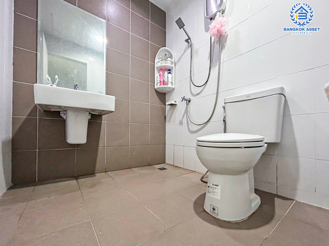 *****ทาวน์เฮ้าส์มือสองนนทบุรี โครงการ พฤกษา98 กาญจนาภิเษก เนื้อที่ 18.4 ตร.ว. ฟังก์ชัน 3 ห้องนอน 2 ห้องน้ำ 1 ที่จอดรถ บ้านสภาพดี บนทำเลแห่งการเดินทาง เชื่อมต่อถนนกาญจนาภิเษก ใกล้รถไฟฟ้าสายสีม่วง "สถานีตลาดบางใหญ่" และทางด่วน "ฉิมพลี" จองเลย!